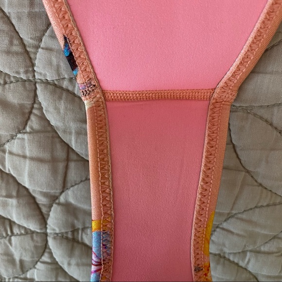 TRIANGL | Delilah Bikini — Fiore Rosa | Size S/XS - Picture 12 of 14